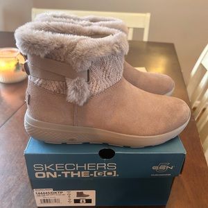 Skechers On The Go Dark Taupe Boots Size 8